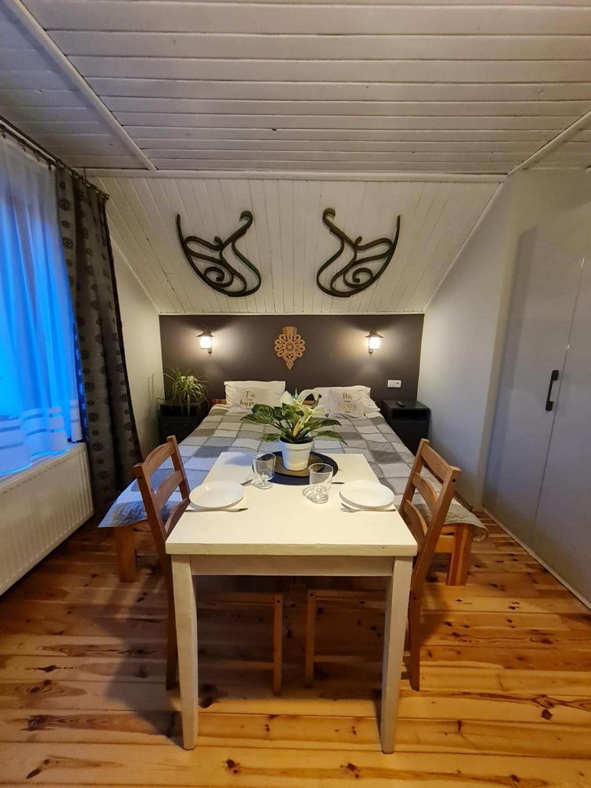 Koliba Nad Bialka Czarna Gora Bed & Breakfast Exterior photo