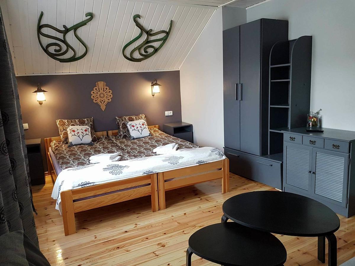 Koliba Nad Bialka Czarna Gora Bed & Breakfast Exterior photo